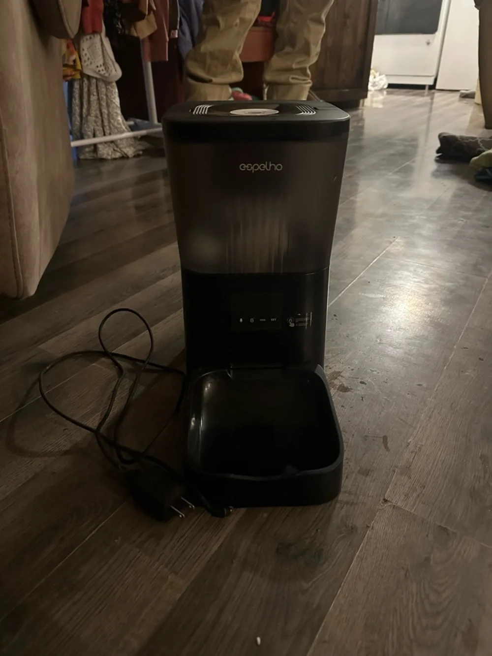 Automatic Pet Feeder in Black